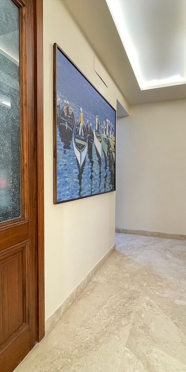 visit now ready to move Brand new, fully furnished 4 BHK luxury apartment available for rent in the premium neighborhood of Defence Colony, South Delhi. Features modern interiors and is ready to move in.